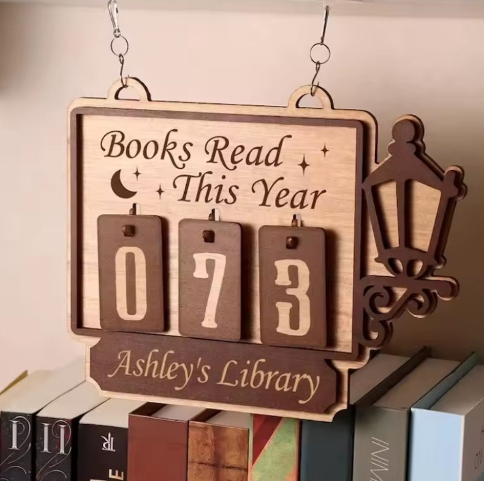 Book Counter | Personalisierbarer Holz Bücher Tracker fürs Bücherregal